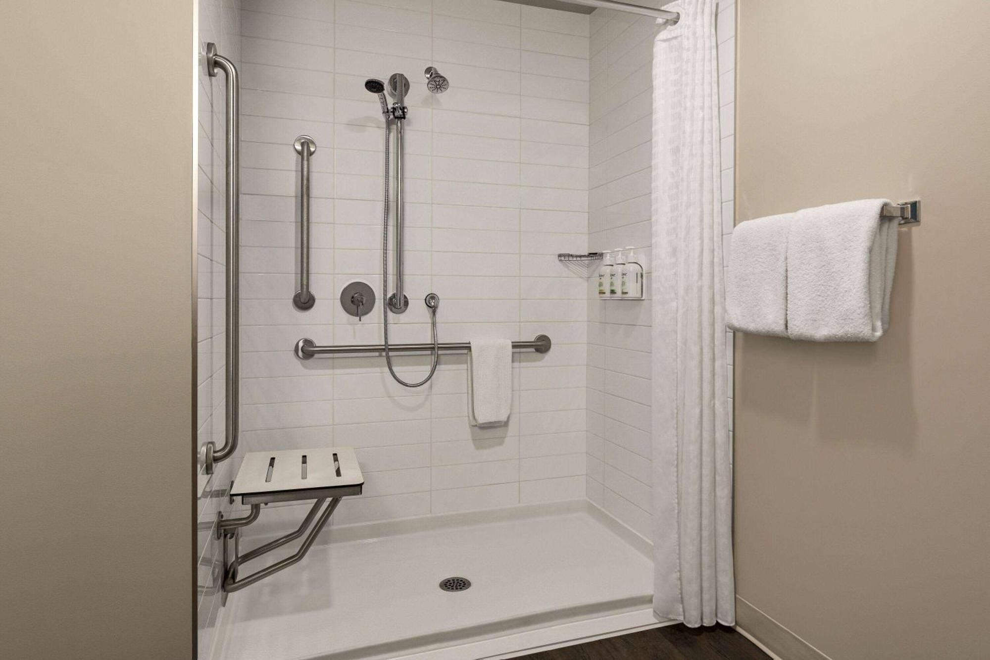 Microtel Inn & Suites By Wyndham Boisbriand Sainte-Thérèse-de-Blainville Extérieur photo