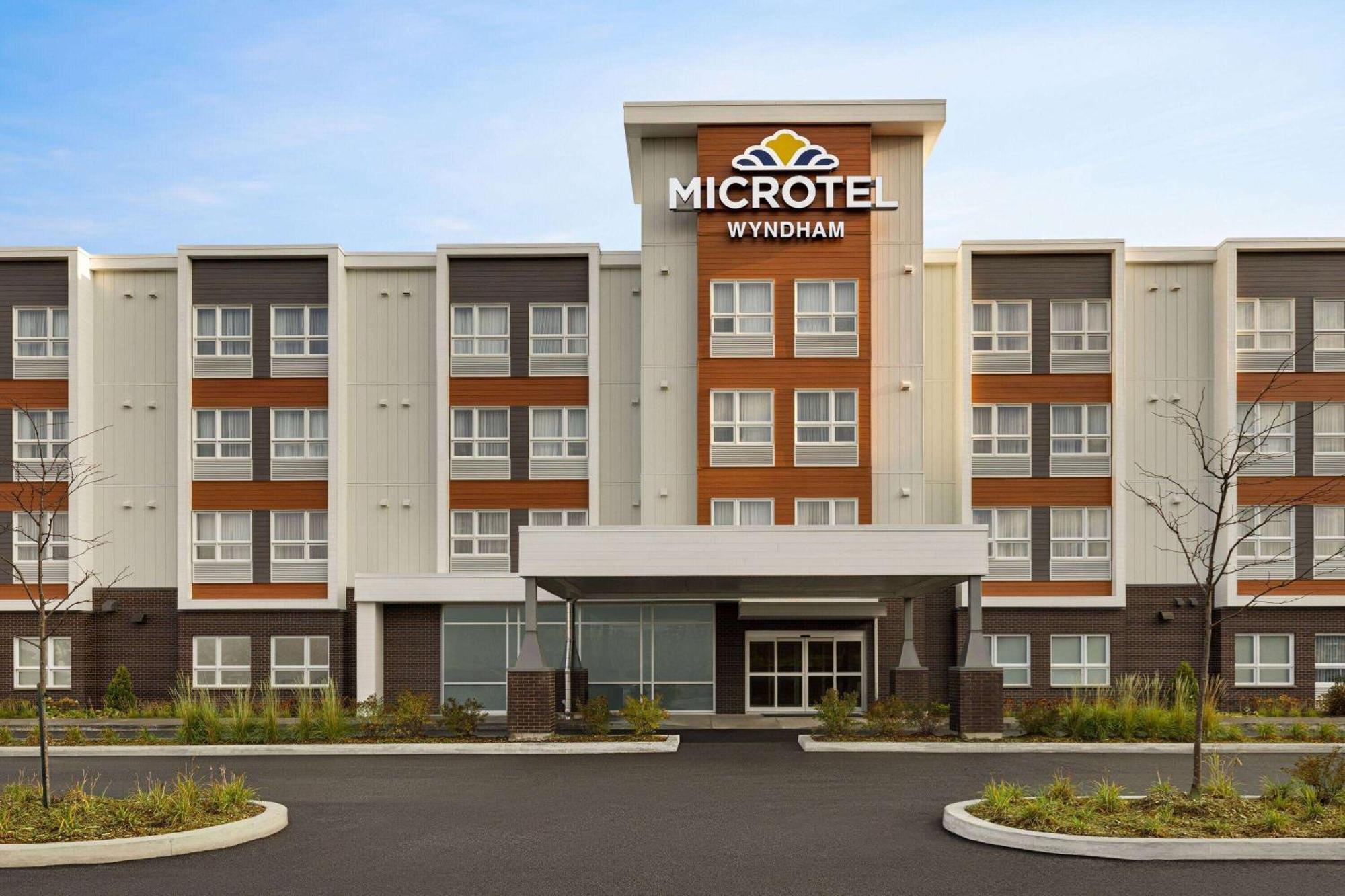 Microtel Inn & Suites By Wyndham Boisbriand Sainte-Thérèse-de-Blainville Extérieur photo