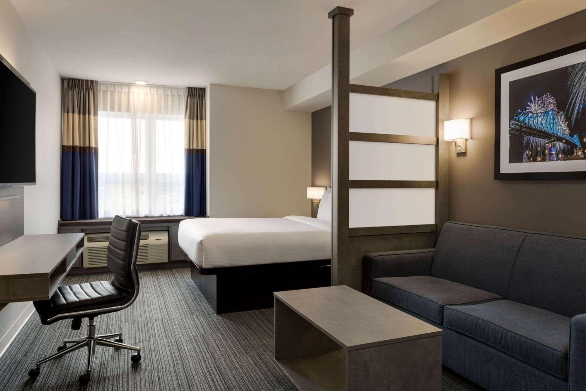 Microtel Inn & Suites By Wyndham Boisbriand Sainte-Thérèse-de-Blainville Extérieur photo