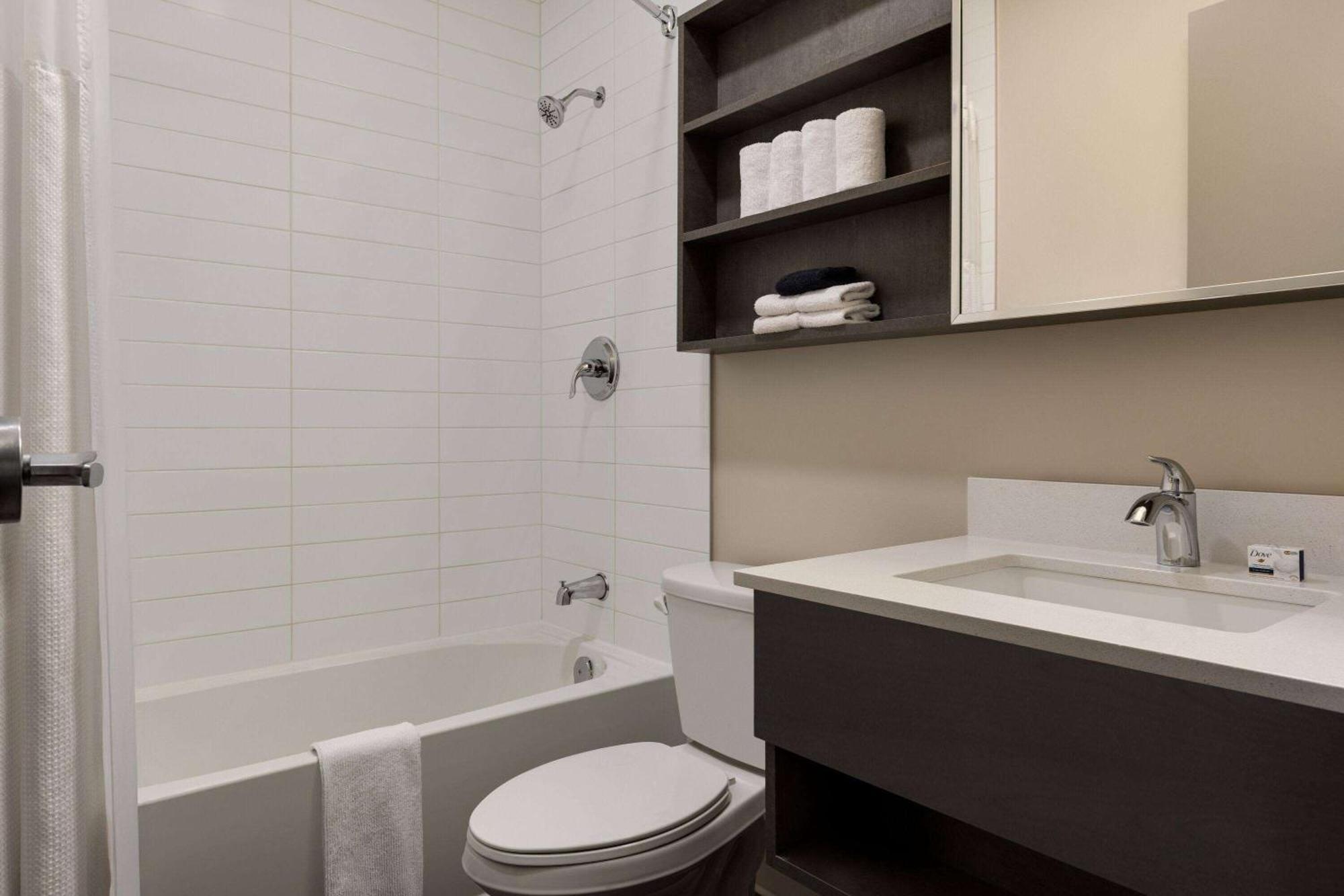 Microtel Inn & Suites By Wyndham Boisbriand Sainte-Thérèse-de-Blainville Extérieur photo
