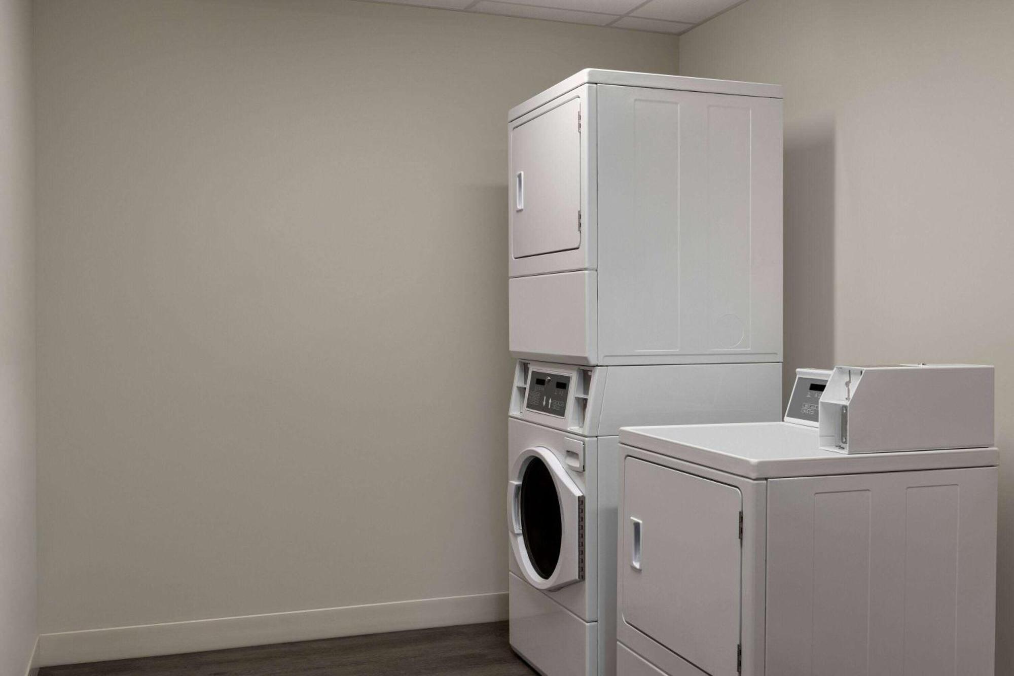 Microtel Inn & Suites By Wyndham Boisbriand Sainte-Thérèse-de-Blainville Extérieur photo