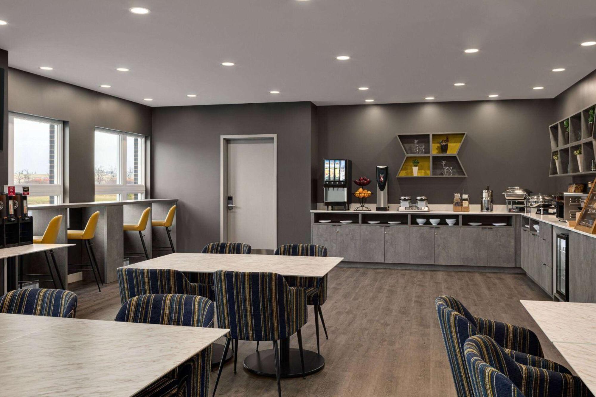 Microtel Inn & Suites By Wyndham Boisbriand Sainte-Thérèse-de-Blainville Extérieur photo
