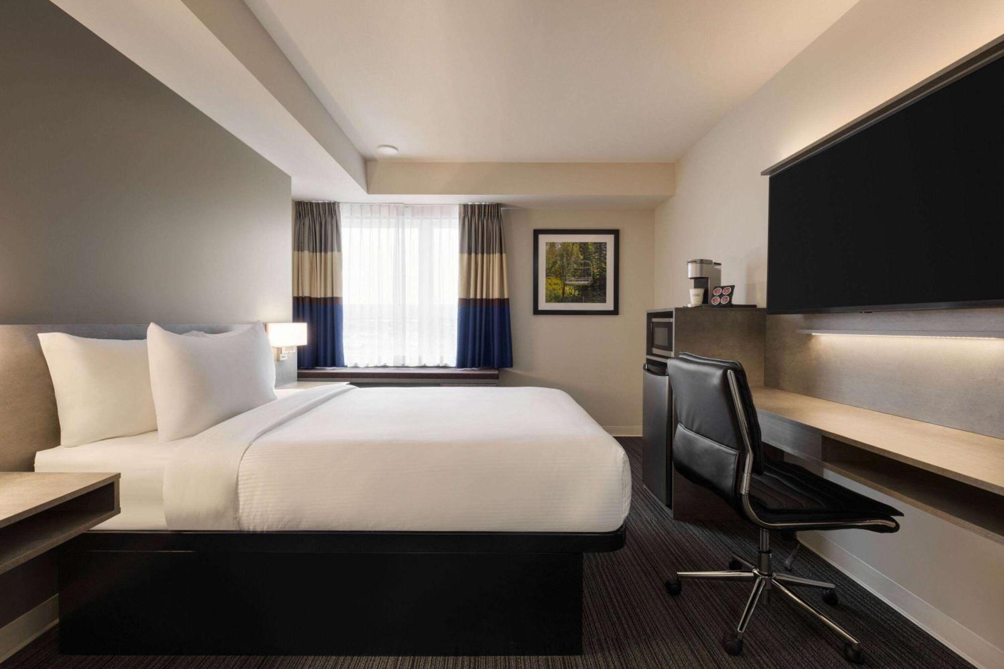 Microtel Inn & Suites By Wyndham Boisbriand Sainte-Thérèse-de-Blainville Extérieur photo