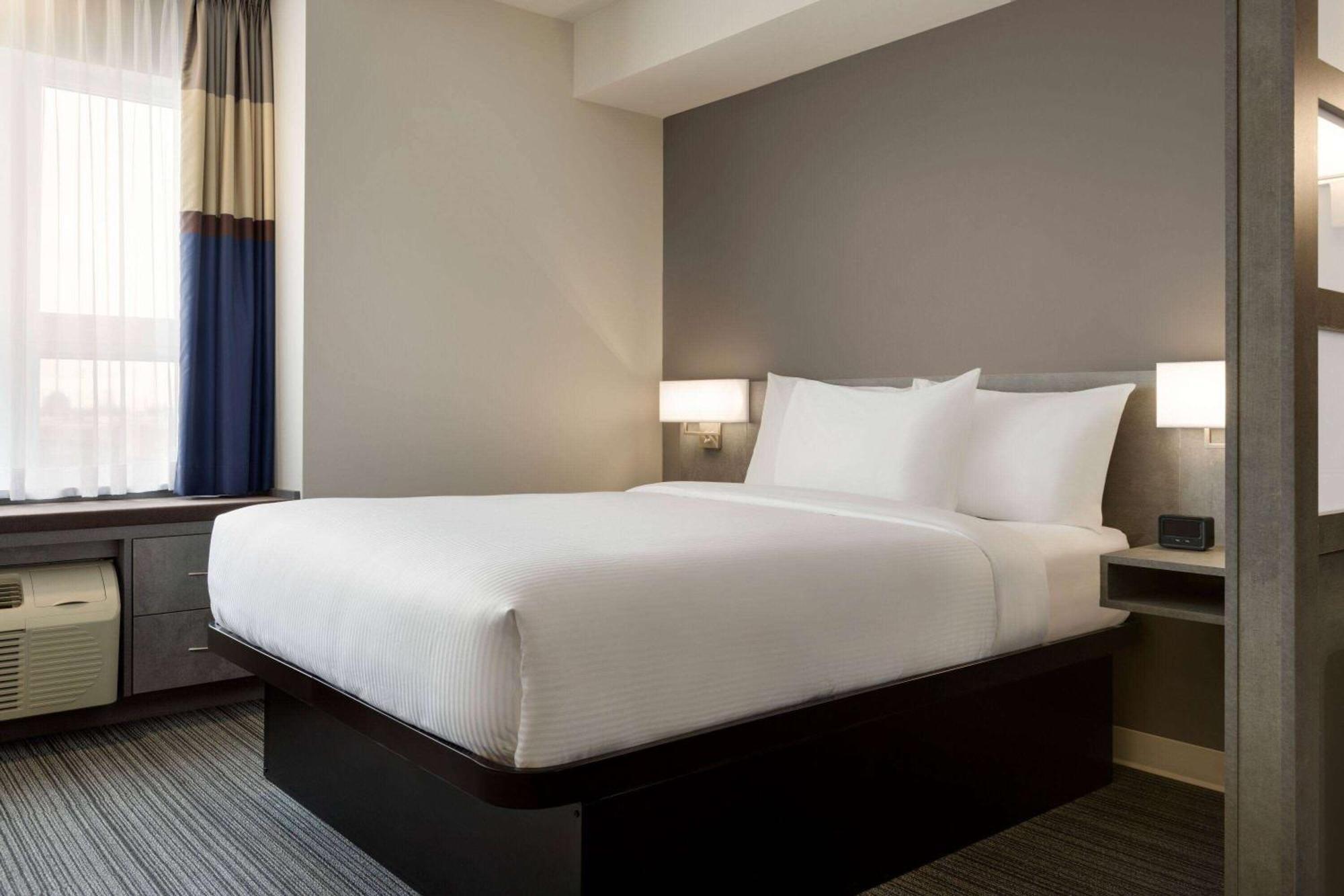 Microtel Inn & Suites By Wyndham Boisbriand Sainte-Thérèse-de-Blainville Extérieur photo