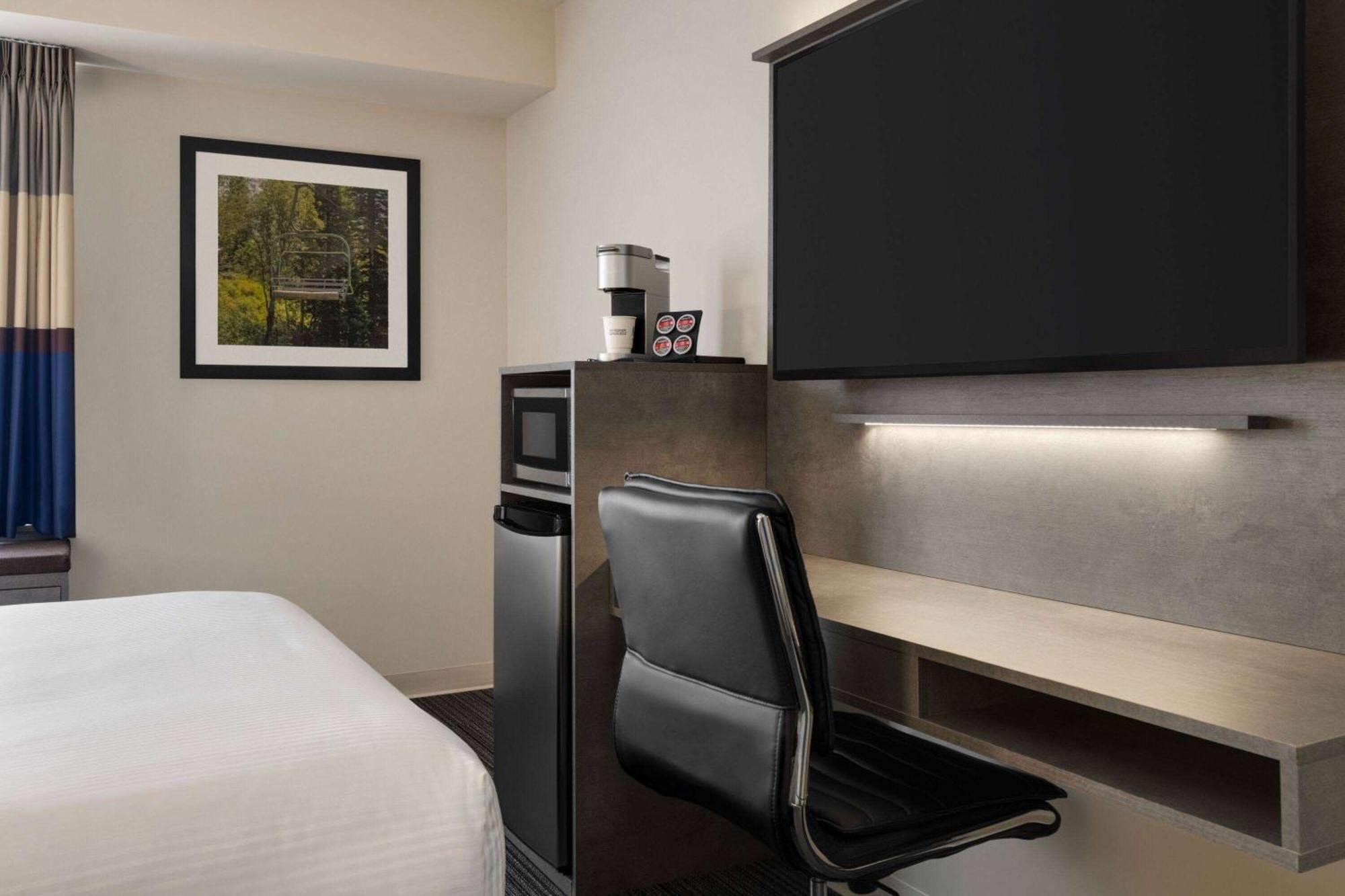 Microtel Inn & Suites By Wyndham Boisbriand Sainte-Thérèse-de-Blainville Extérieur photo